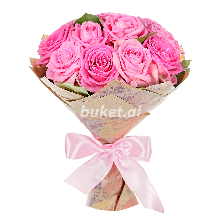 Çəhrayı qızılgüllərdən ibarət buket